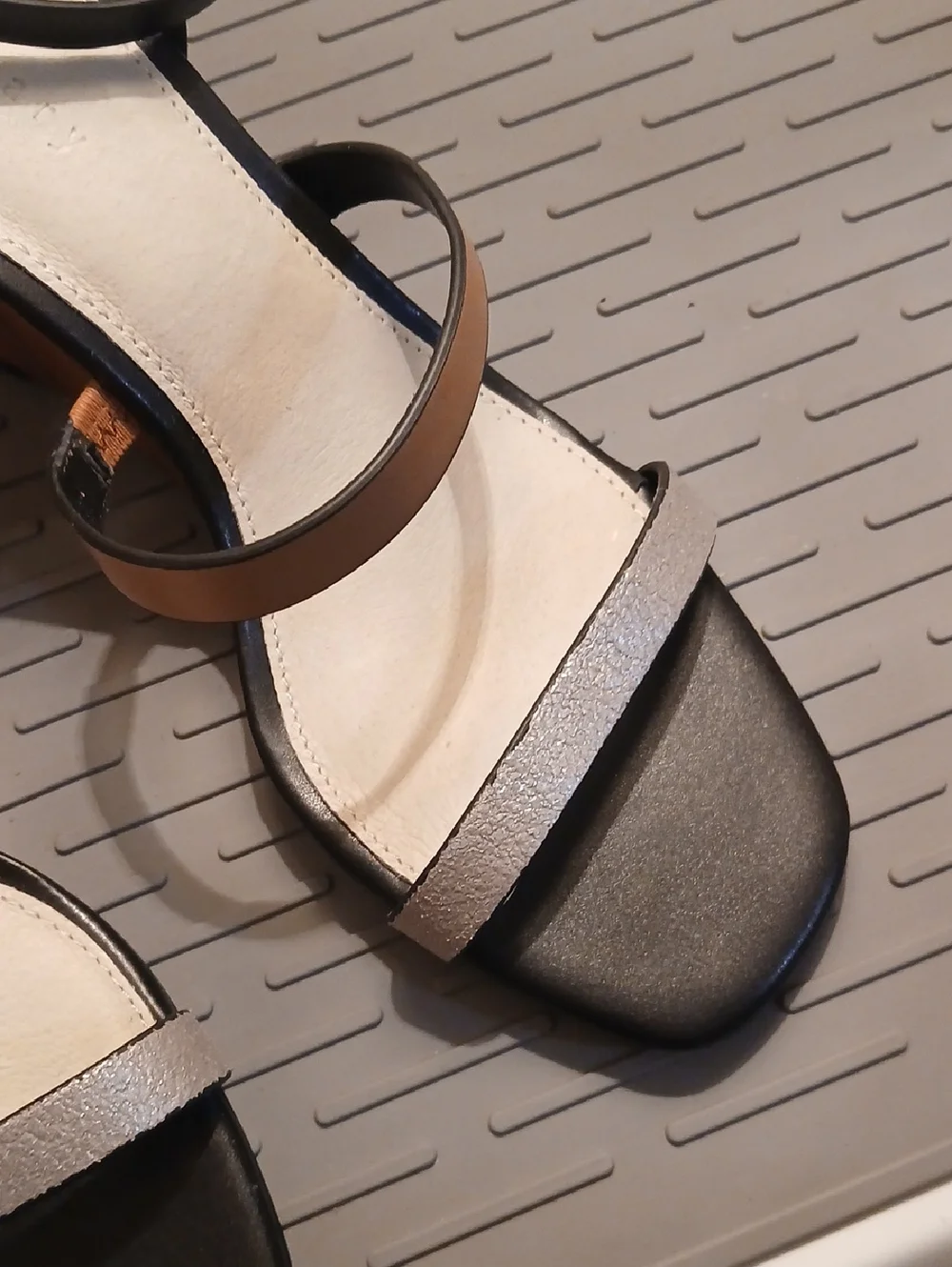 Sanctuary Wink Multi-Strap Wedge Sandals NWT Leather Sustainable Size 7M